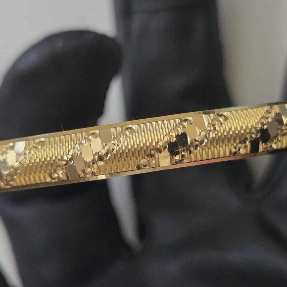 21k Gold Bangle (part 2 additional pics) - Picture 12 of 15